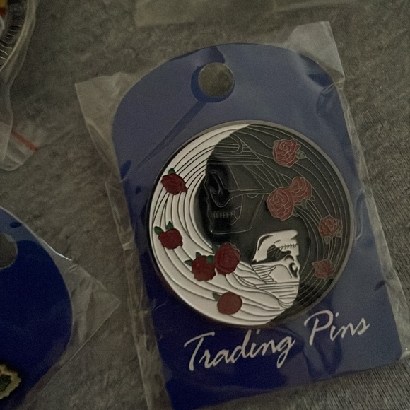 Lot of 10 relix original grateful dead pins mystery packs - Picture 4 of 12